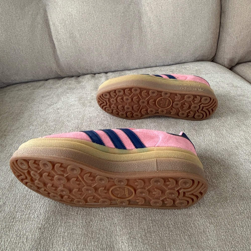 adidas Women's Pink Sneakers with Blue Stripes - Picture 7 of 12